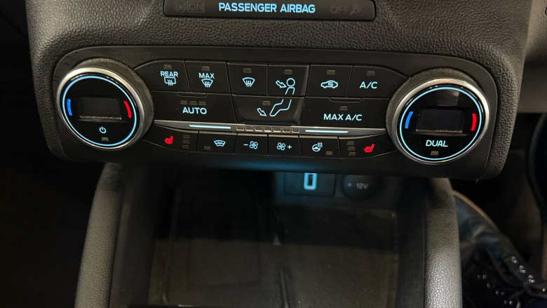 Ford Focus 1.0 EcoBoost 125 Titanium 5dr Petrol Hatchback